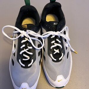 Nike Air Max AP Cross Training Black White Green CU4826-010 Men’s Size 9